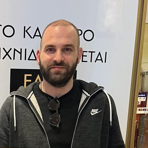 Νίκος Λαδής
