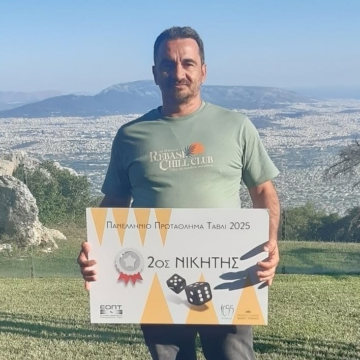 Βαγγέλης Χατζηκωσταράς